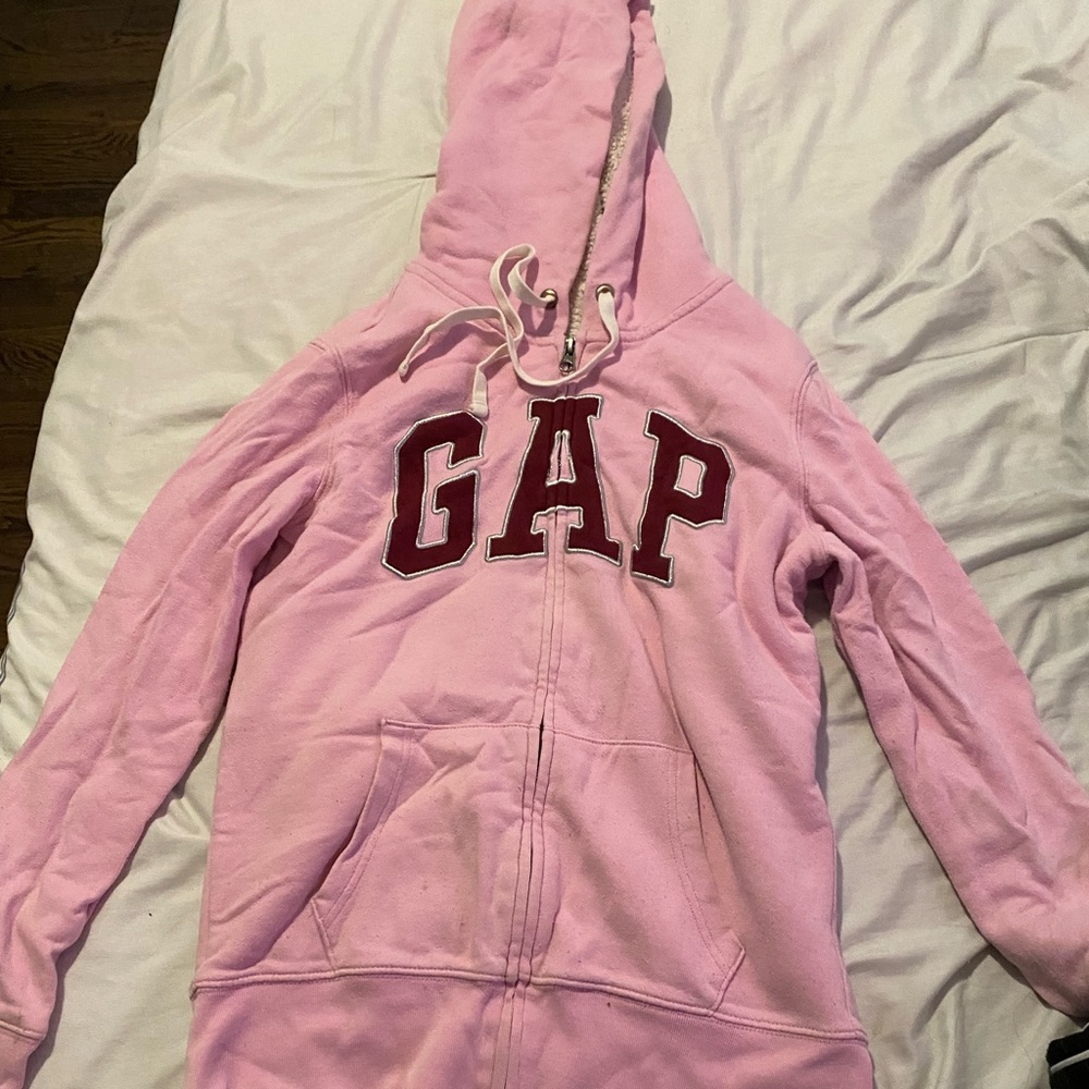 Pink fluffy gap sweater